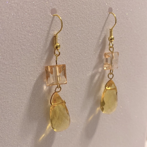 Tear drop earrings - Picture 2 of 2